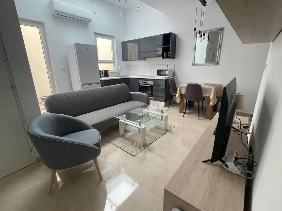 New Two Bedroom Flat Kamila On A Dwell Sliema Kültér fotó