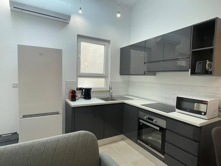 New Two Bedroom Flat Kamila On A Dwell Sliema Kültér fotó