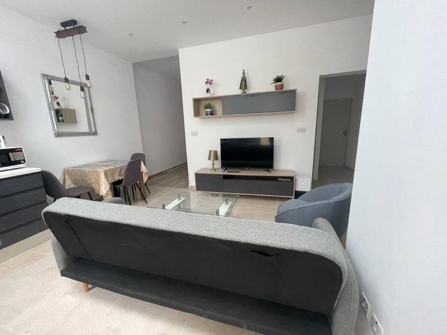 New Two Bedroom Flat Kamila On A Dwell Sliema Kültér fotó